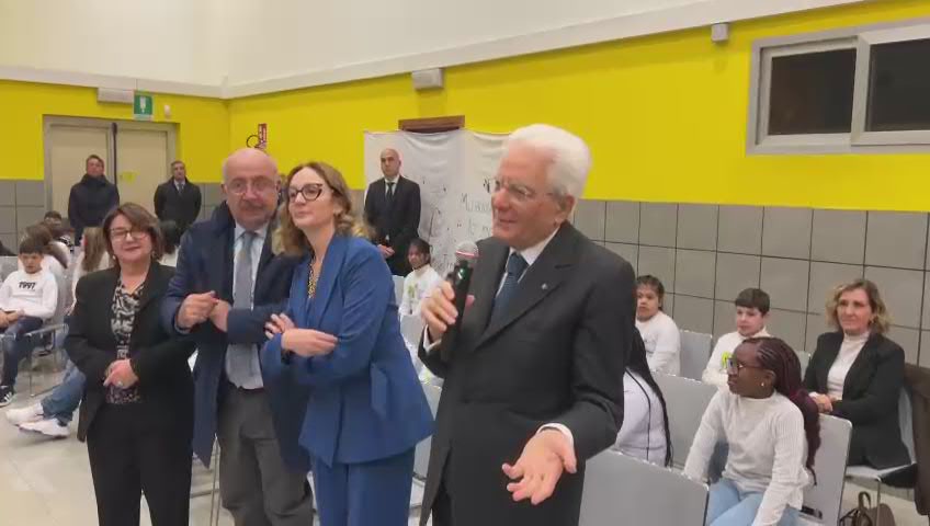 Mattarella a scuola De Amicis di Palermo, bimbi furono vittima di razzismo - Video